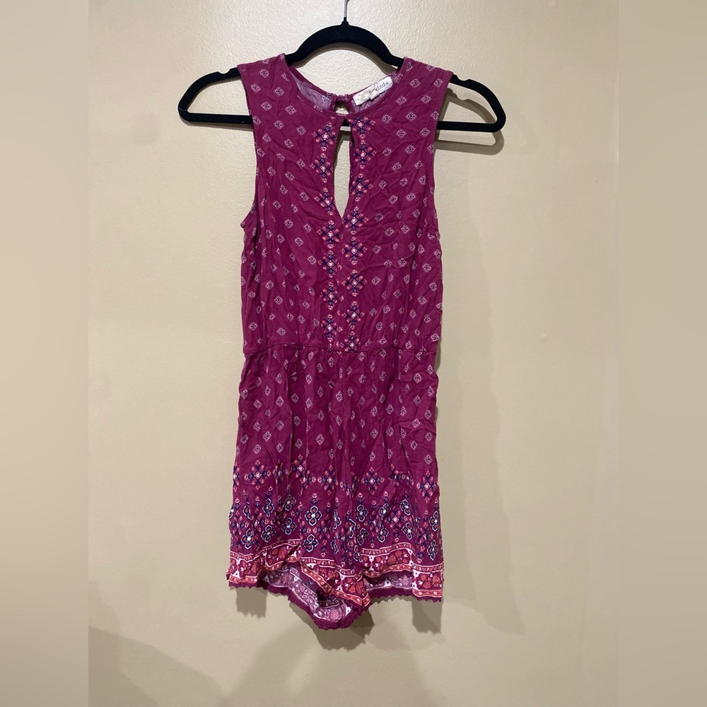 Rewind women’s Small Romper Maroon Floral Damask Keyhole Sleeveless